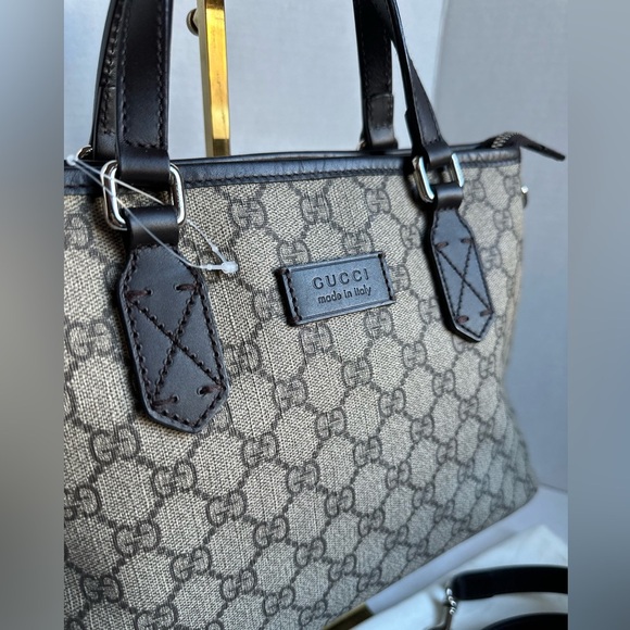 Authentic Gucci Beige GG Supreme Convertible Small Tote - Picture 4 of 16